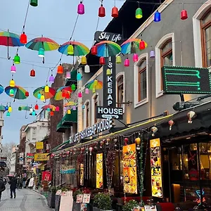 rezervați aici
