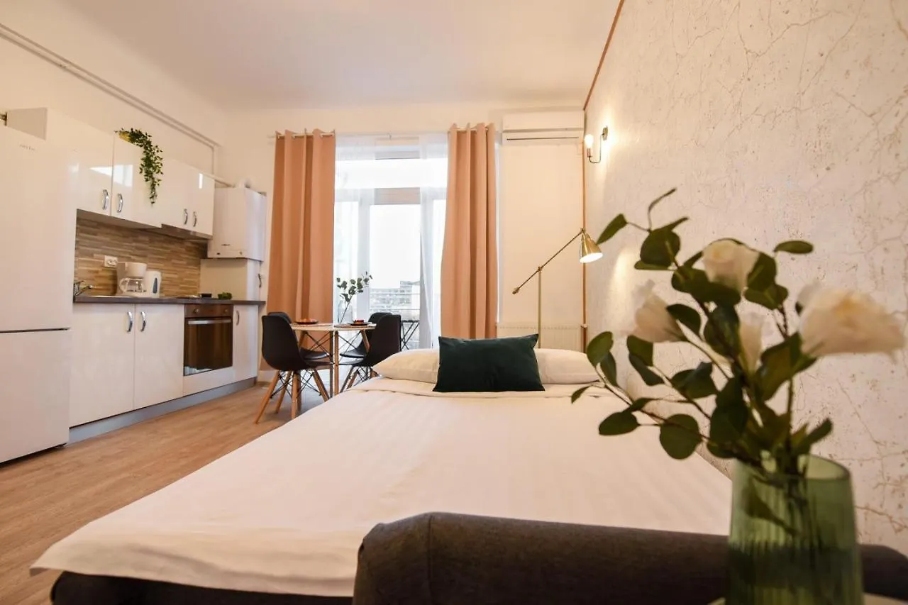 Cozy 1Br Escape - Apartment With Charming Balcony Near Universitate Bucureşti